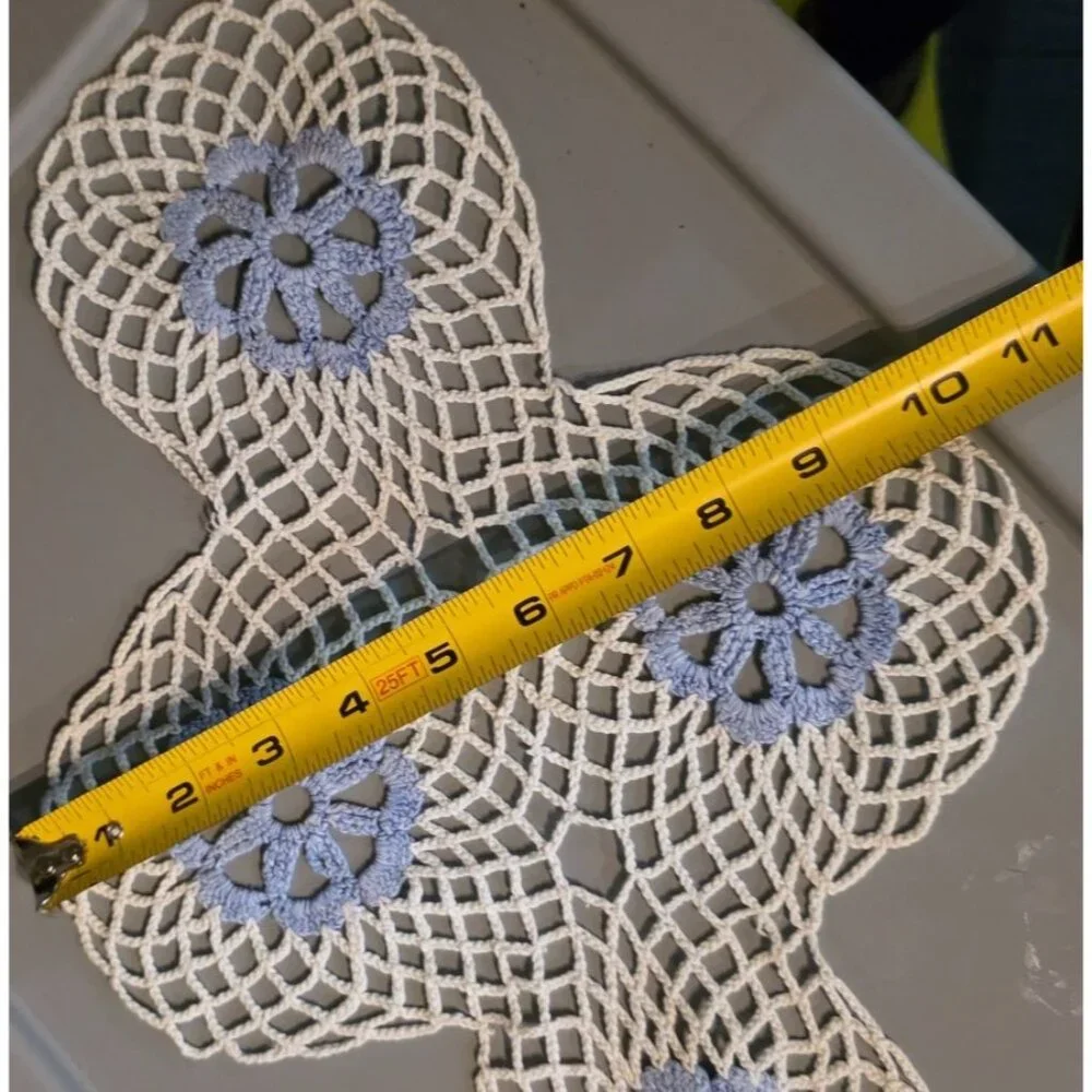 Vintage‎ Doily Handwoven Crochet Lace Blue Floral Open Lace Work 15 x10
